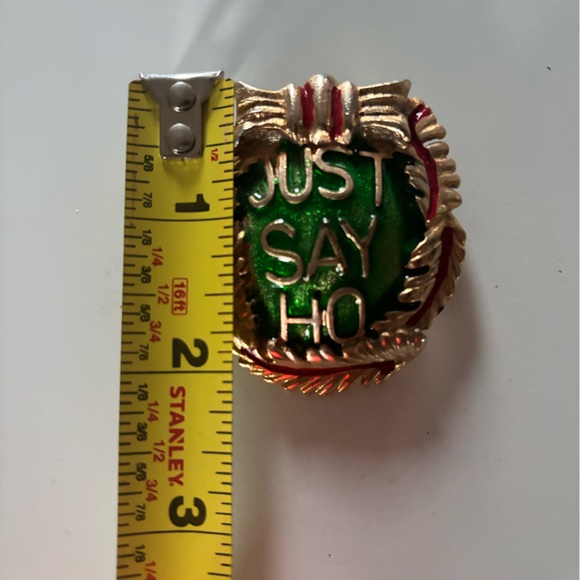 Festive Christmas Pin - Picture 3 of 4